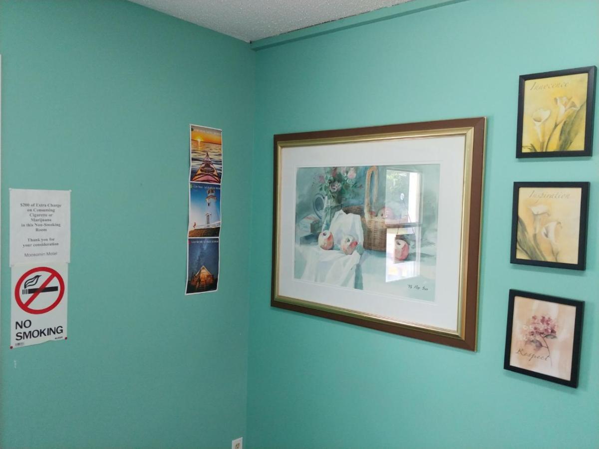 Moosomin Motel Экстерьер фото