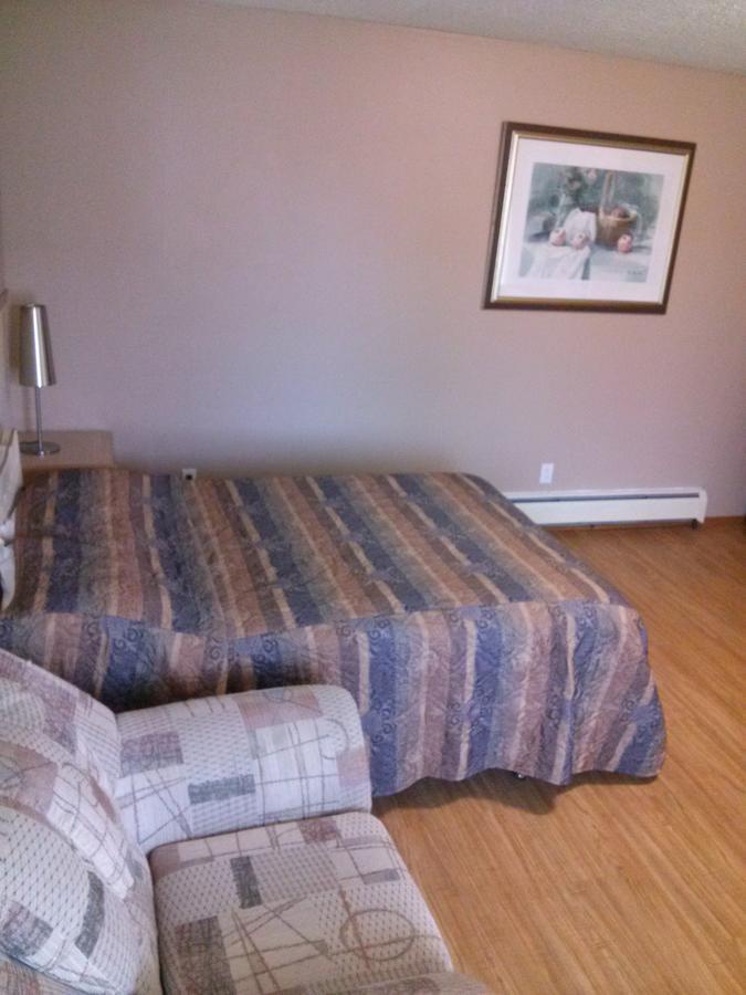 Moosomin Motel Экстерьер фото