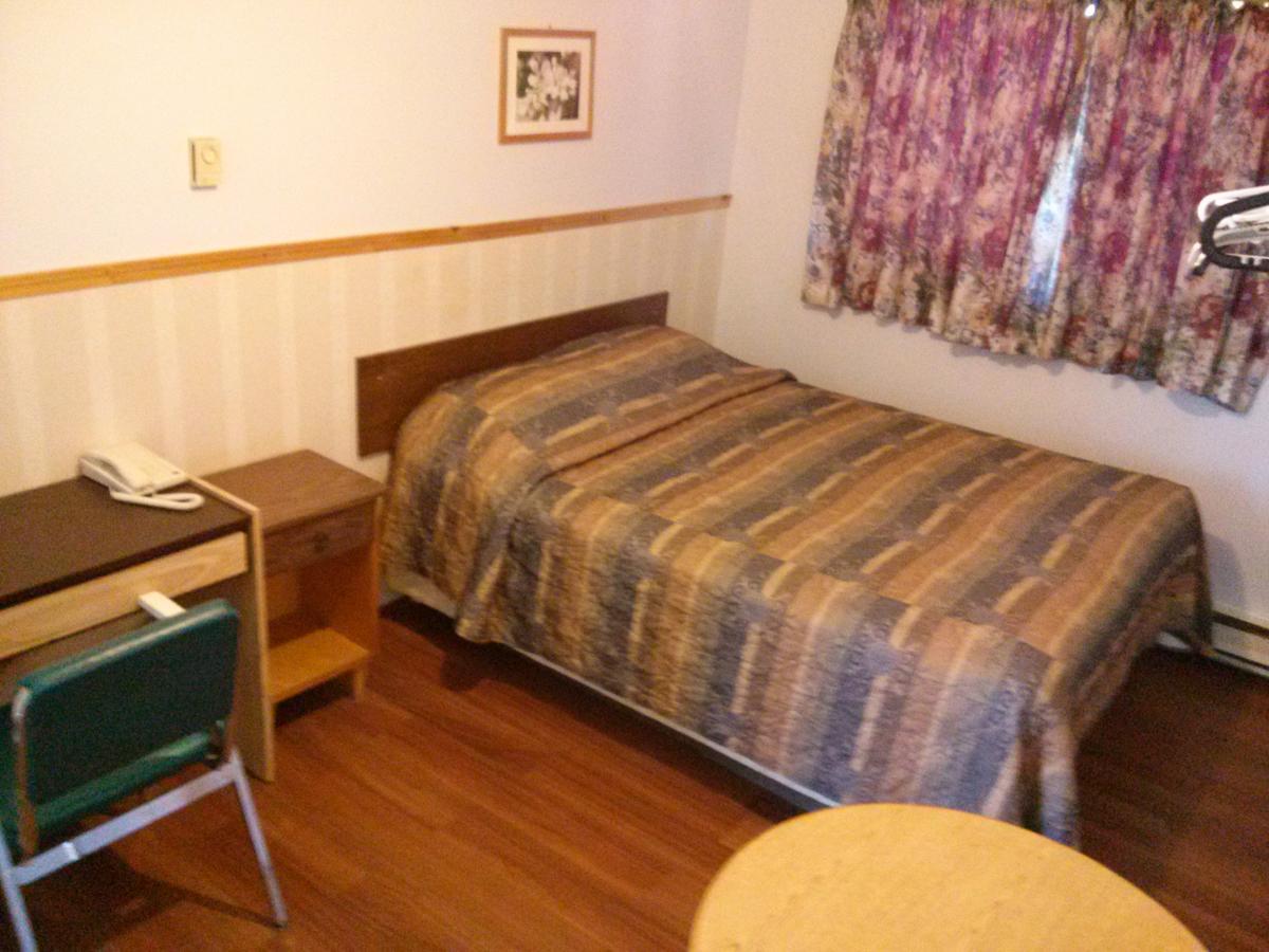 Moosomin Motel Экстерьер фото