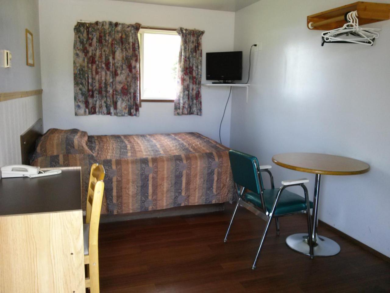 Moosomin Motel Экстерьер фото