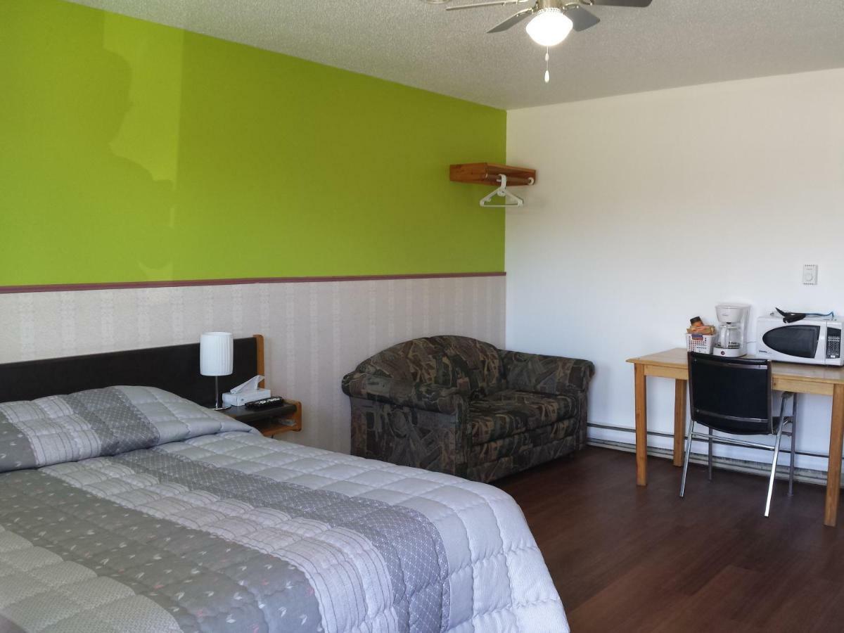 Moosomin Motel Экстерьер фото